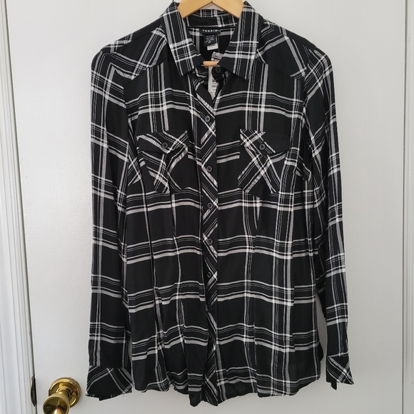 torrid Tops - Torrid || 00 Black White Plaid Rayon Twill Camp Shirt